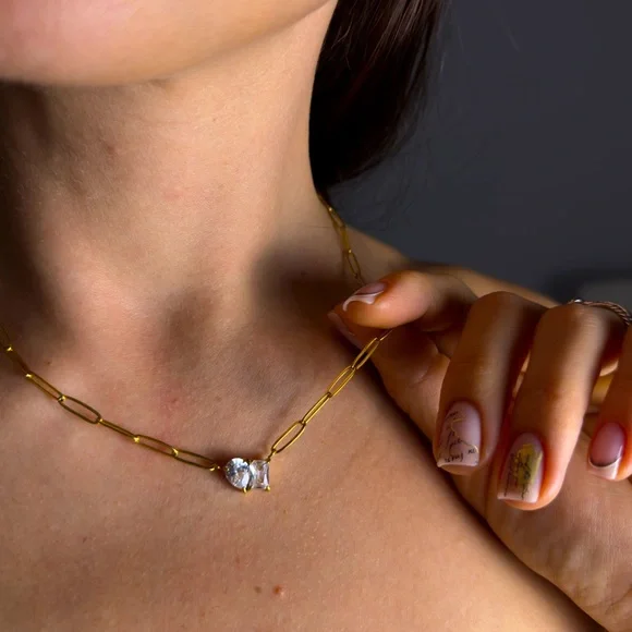 New Luminous Solitaire Pendant - Picture 5 of 12